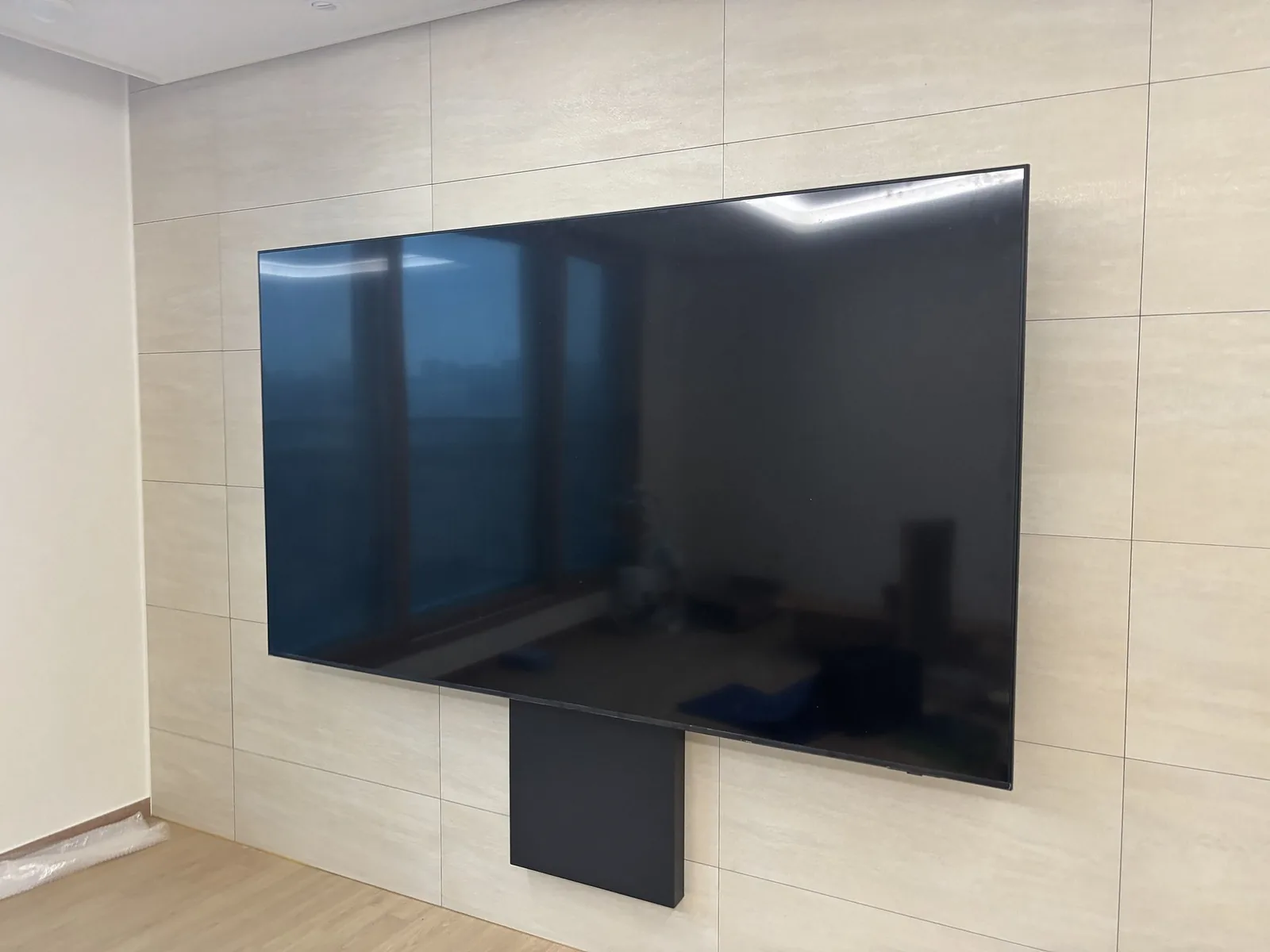 부자TV 벽걸이TV 시공 사진 — 촬영 현장 구로구 항동 — 무타공 · 삼성 85인치